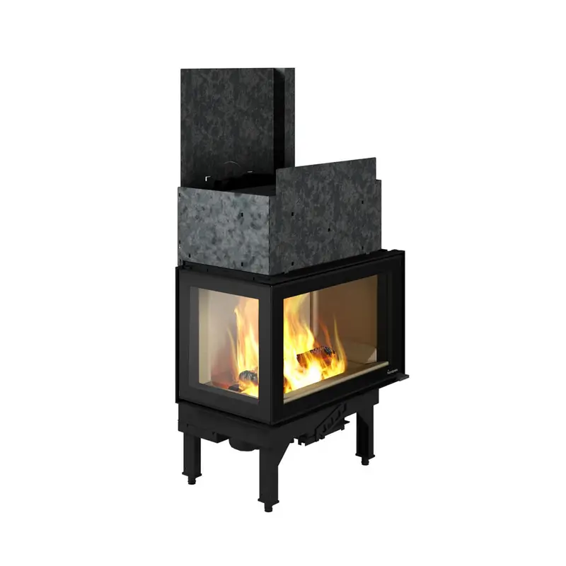 Nordpeis N-29A peisovn vinklet innsats med sort stålramme, Thermotte sidepaneler og levende vedfyr flammer synlige gjennom store glassdører, som viser effektiv peis oppvarmingsdesign.