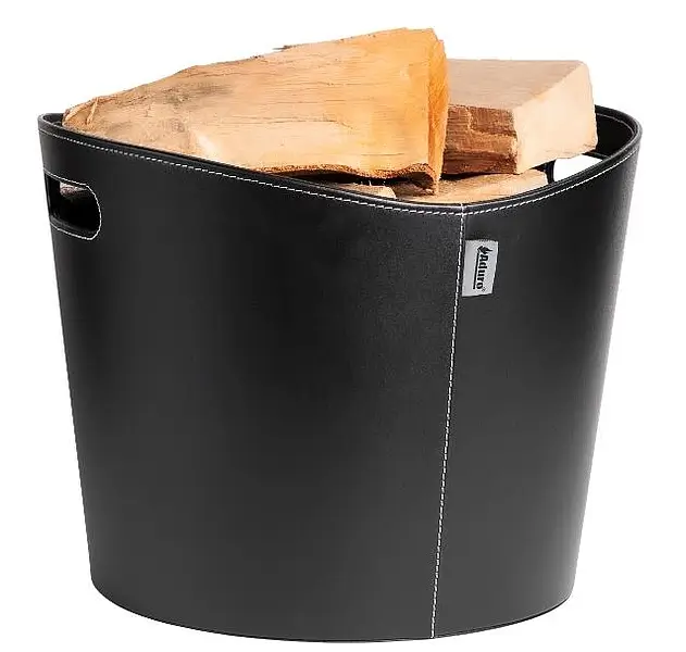 Aduro Proline vedkurv 39 cm kunstlær bilde – stilren sort kunstlær vedkurv fylt med naturlig ved hos Peisbutikken.no