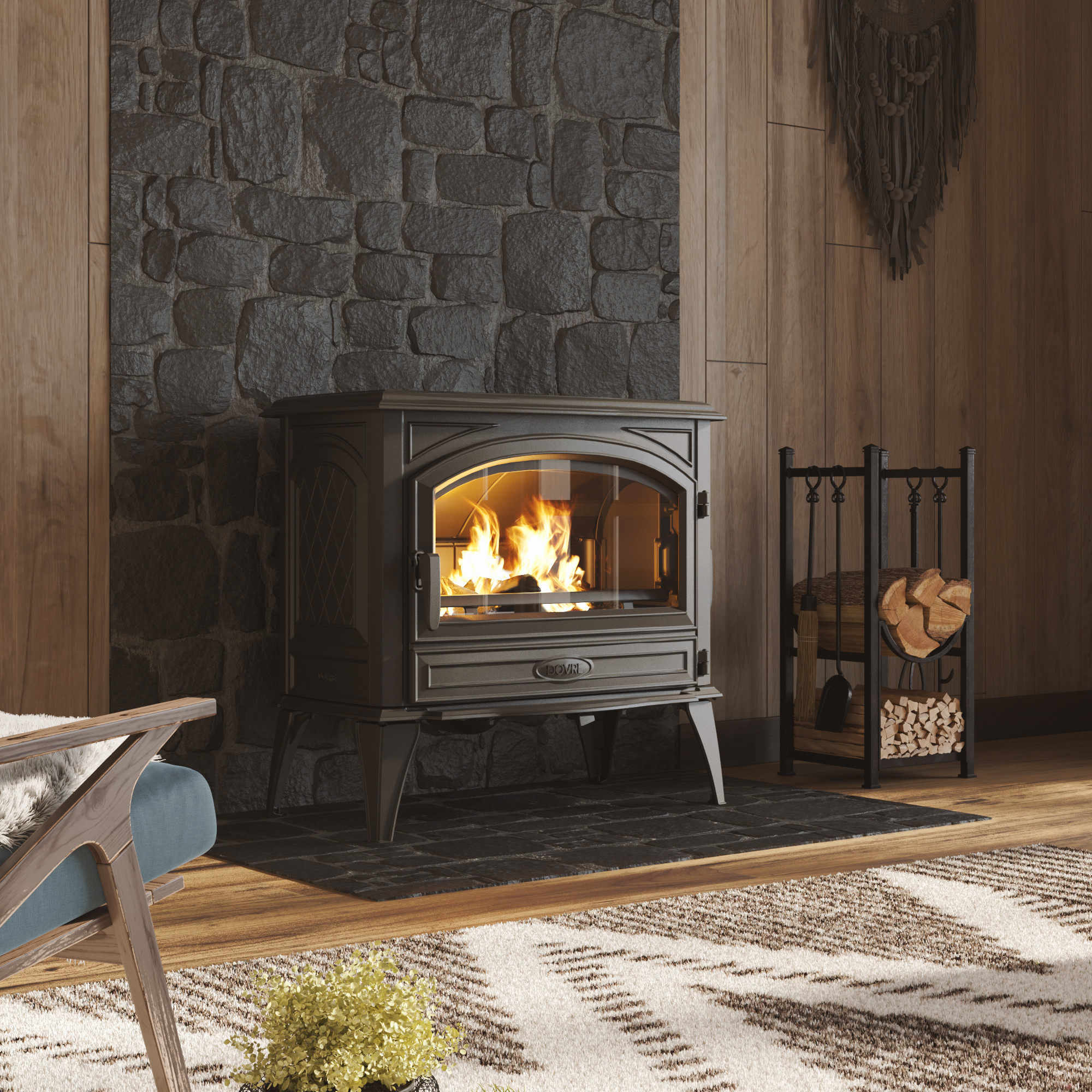 Dovre 760 WD – klassisk sort støpejerns vedovn med koselige flammer på ben i rustikk moderne stue hos Peisbutikken.no